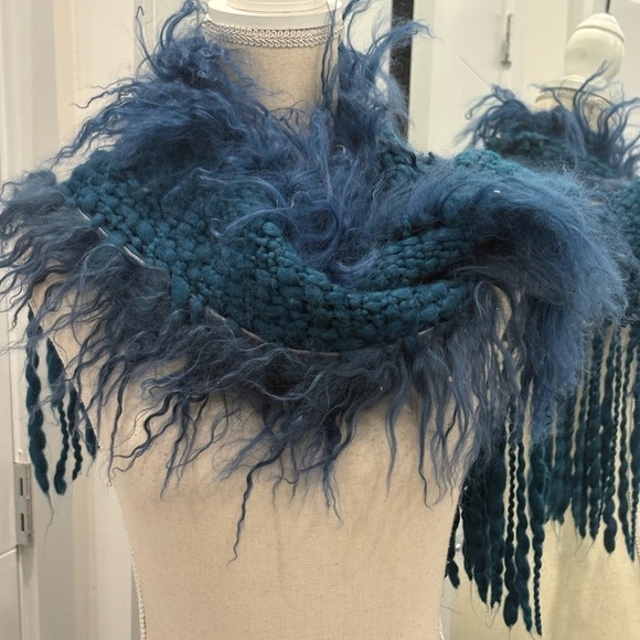 Handmade Real Mongolian Fur Scarf - Picture 5 of 9